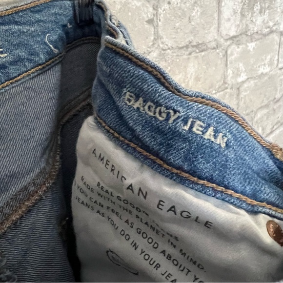 American Eagle Women's 14R Baggy Jeans. Medium Wash Blue Denim. Rigid Denim. AEO - Picture 11 of 13